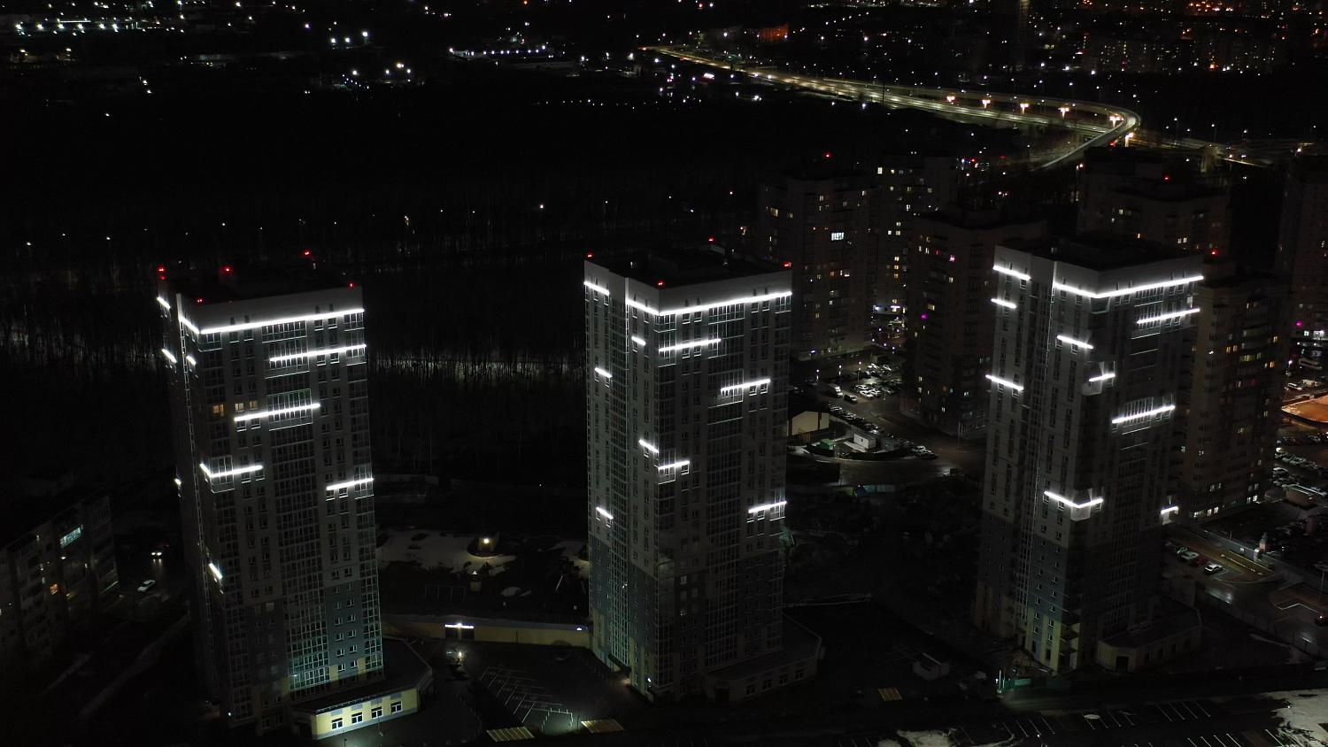 Архитектурное освещение жилого комплекса Горизонт, г. Тюмень