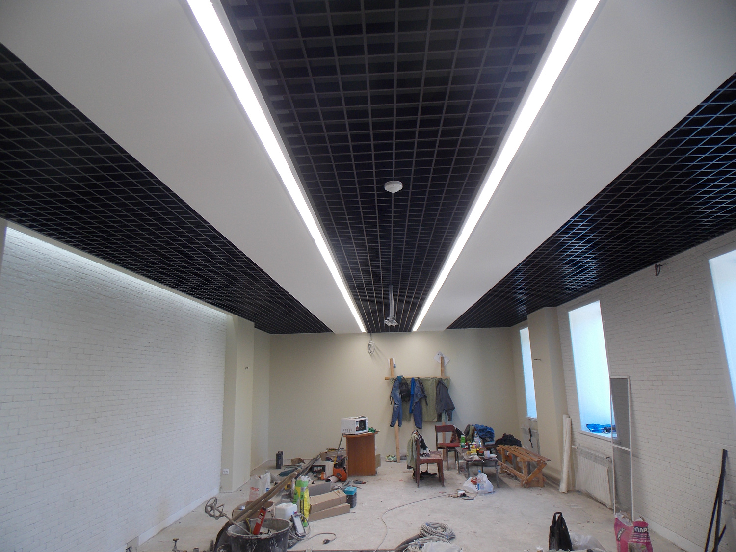 Освещение офиса продаж компании Тракотородеталь в городе Архангельске.