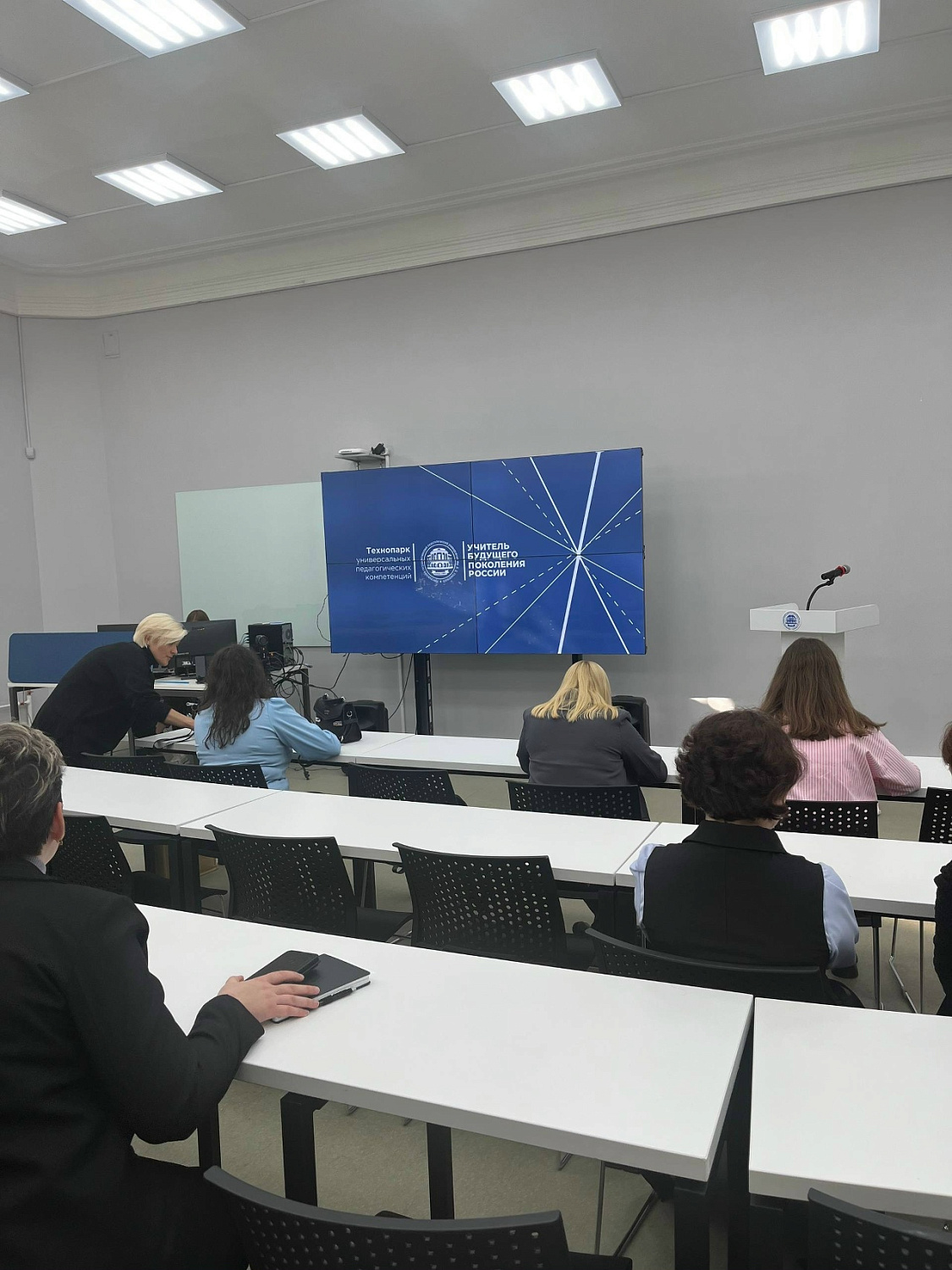 Освещение Средней общеобразовательной школы № 53, г. Ярославль