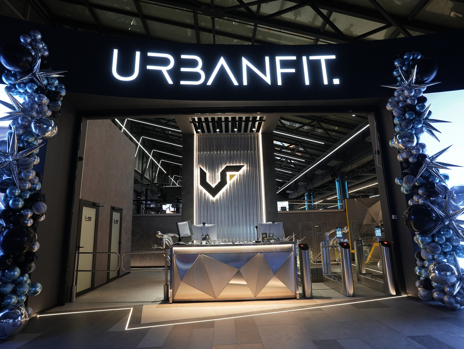 Освещение фитнес-центра URBANFIT, г. Санкт-Петербург