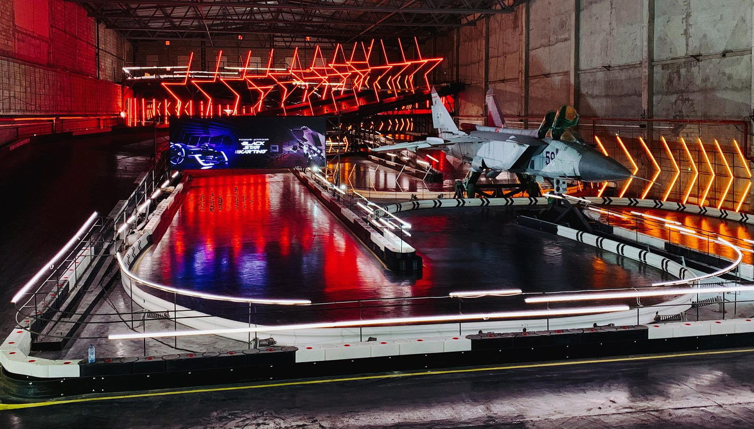 Проектирование и поставка светильников для крытого картодрома BLACKSTARKARTING г. Санкт-Петербург