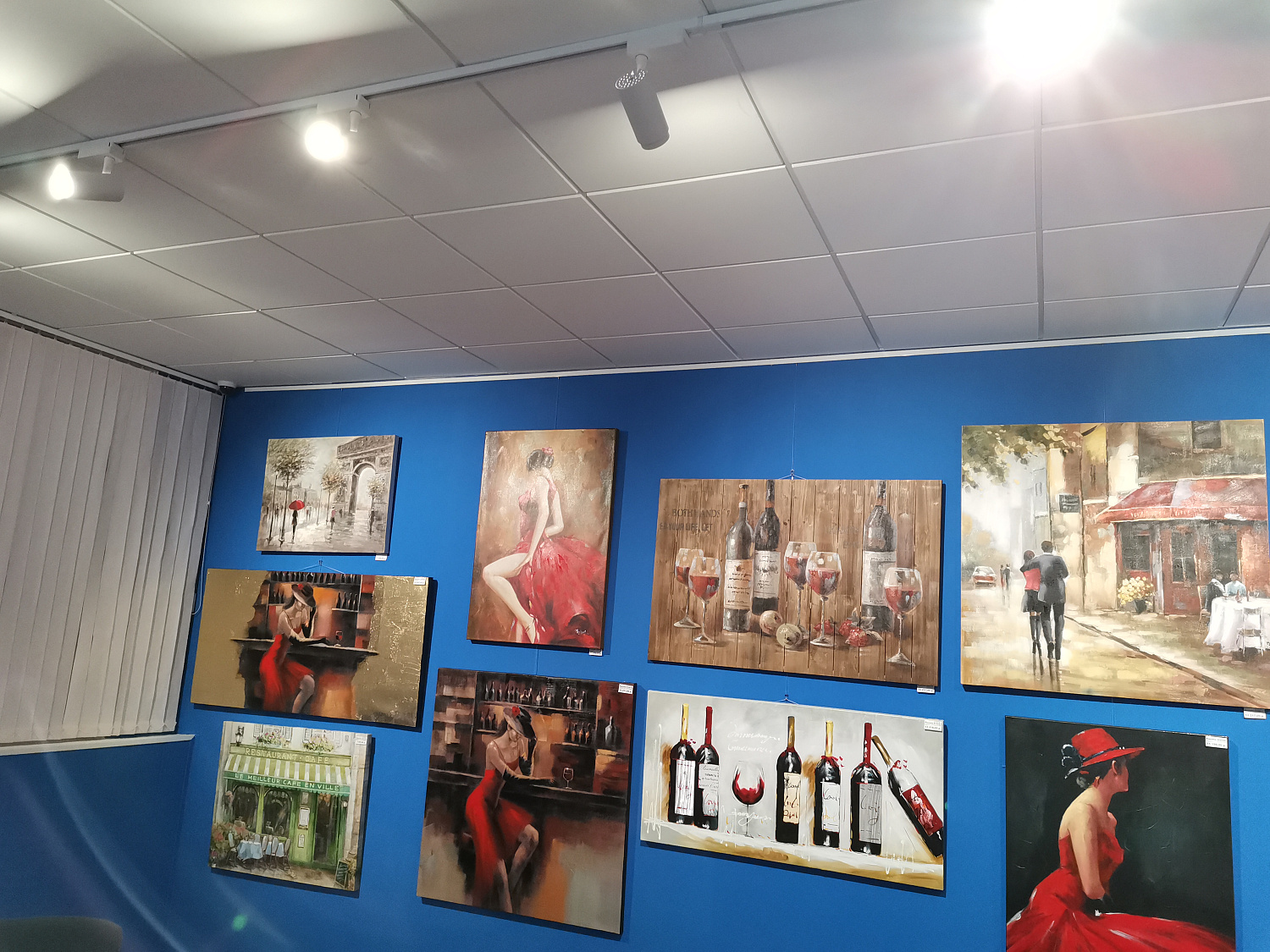 Магазин картин в городе Ярославле. 