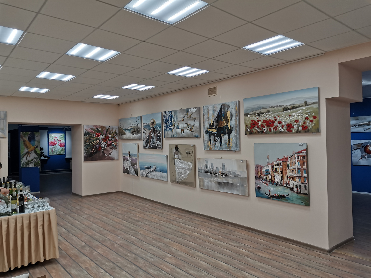 Магазин картин в городе Ярославле. 