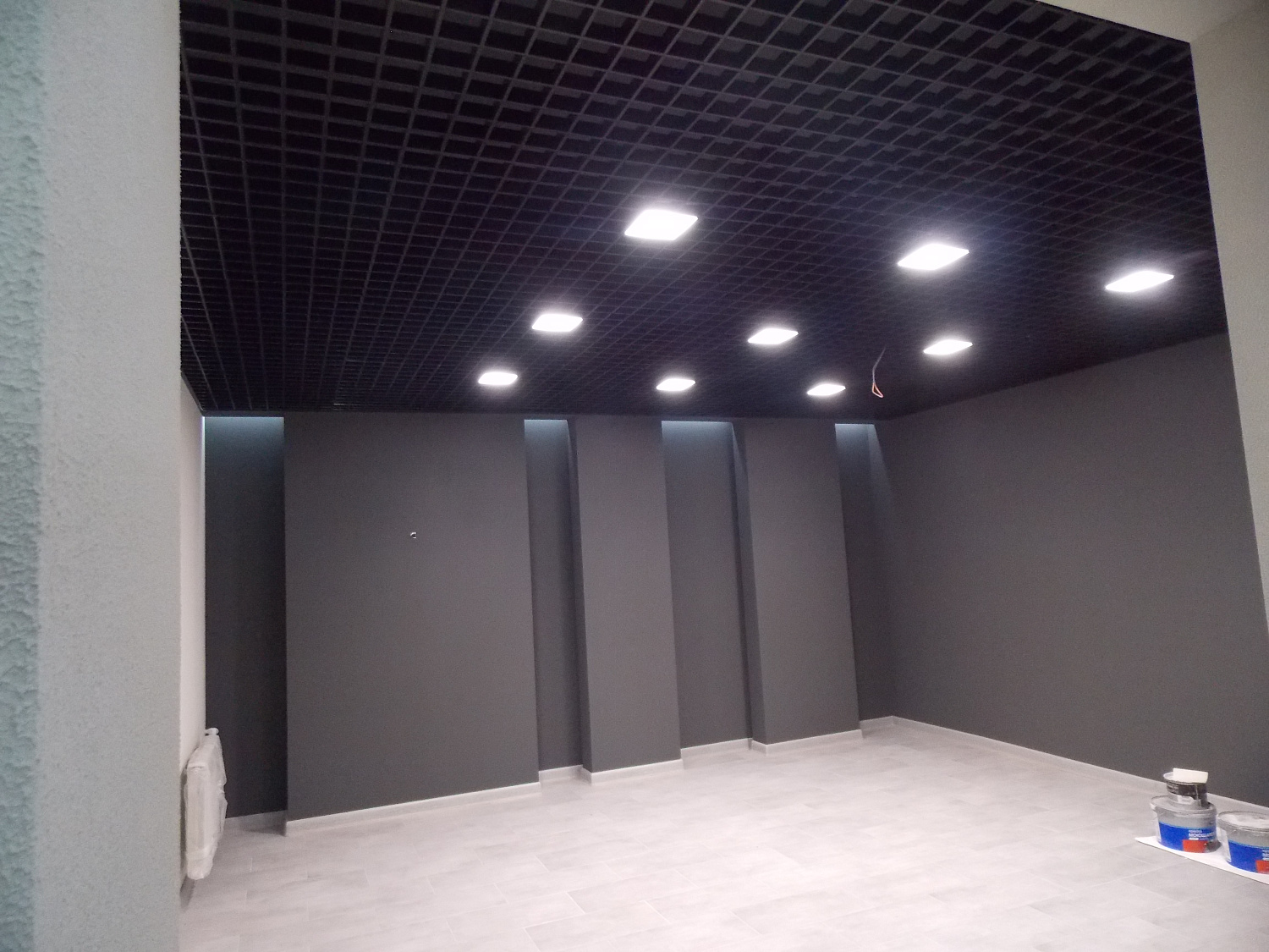 Освещение офиса продаж компании Тракотородеталь в городе Архангельске.