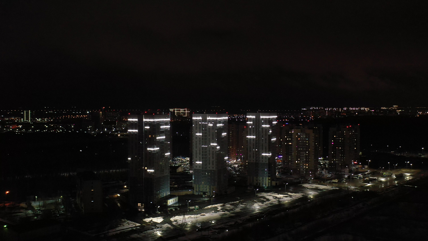 Архитектурное освещение жилого комплекса Горизонт, г. Тюмень